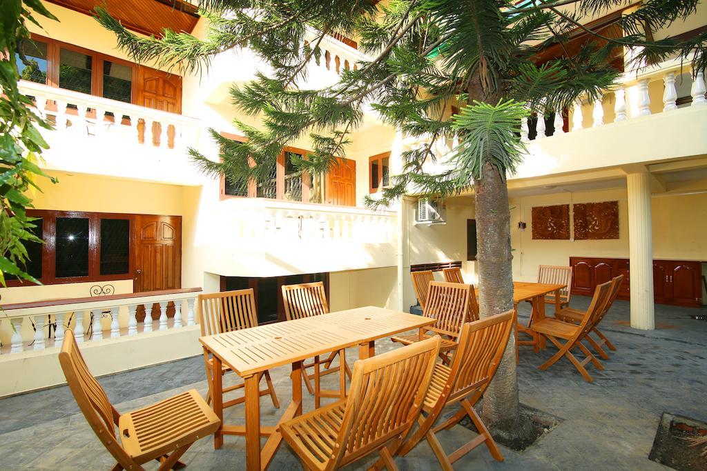 Hundred Moon Hotell Yangon Eksteriør bilde